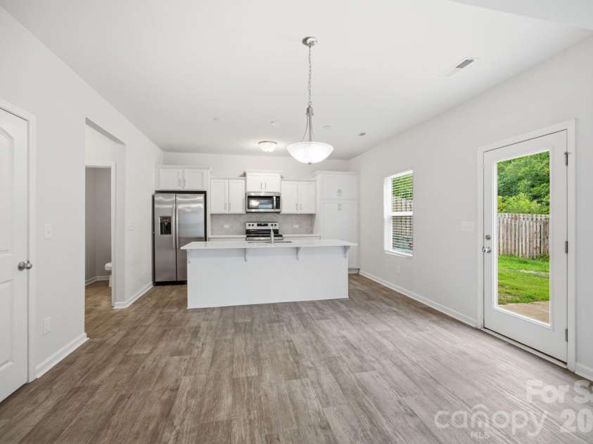 143 Batten Ridge Drive, Statesville, NC 28677.  MLS# CAR4396255, YatesRealty ID 38776. 