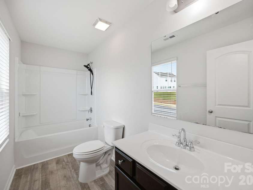 143 Batten Ridge Drive, Statesville, NC 28677.  MLS# CAR4396255, YatesRealty ID 38776. 