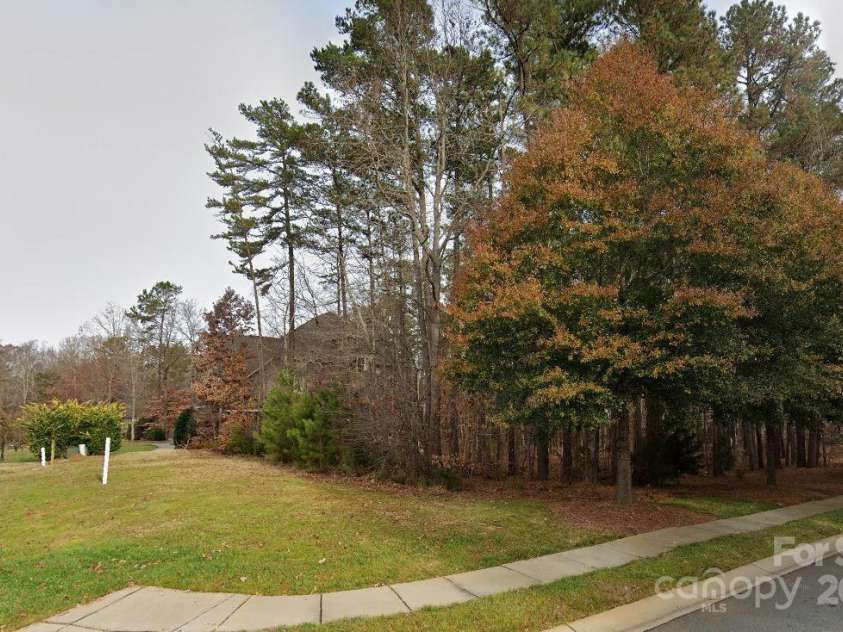 2013 Garden View Lane, Weddington, NC 28104.  MLS# CAR4234729, YatesRealty ID 3878. Beautiful corner homesite with large street trees