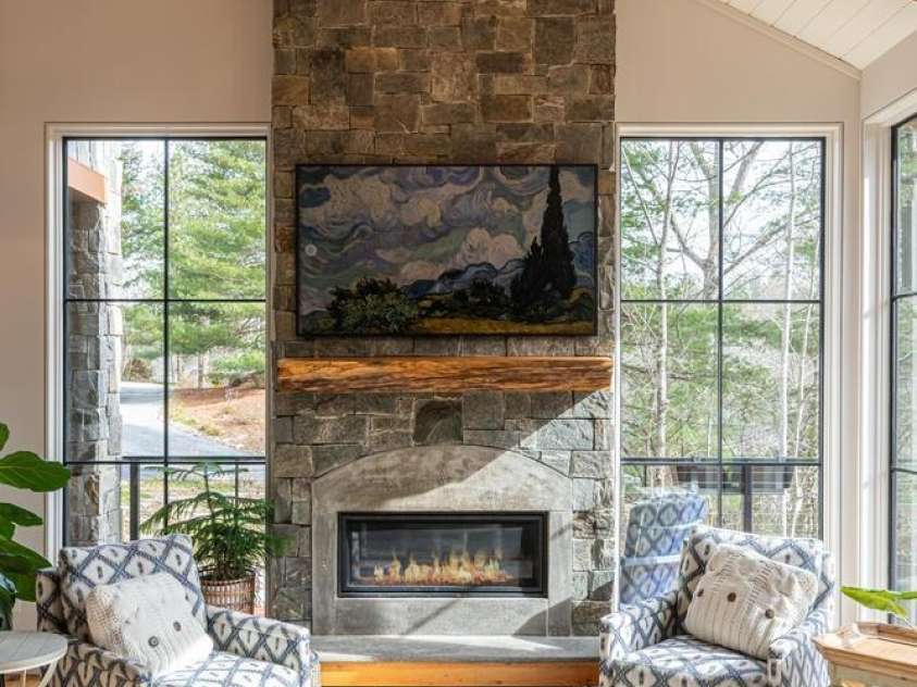208 Glenroy Court, Flat Rock, NC 28731.  MLS# CAR4402985, YatesRealty ID 3878. 