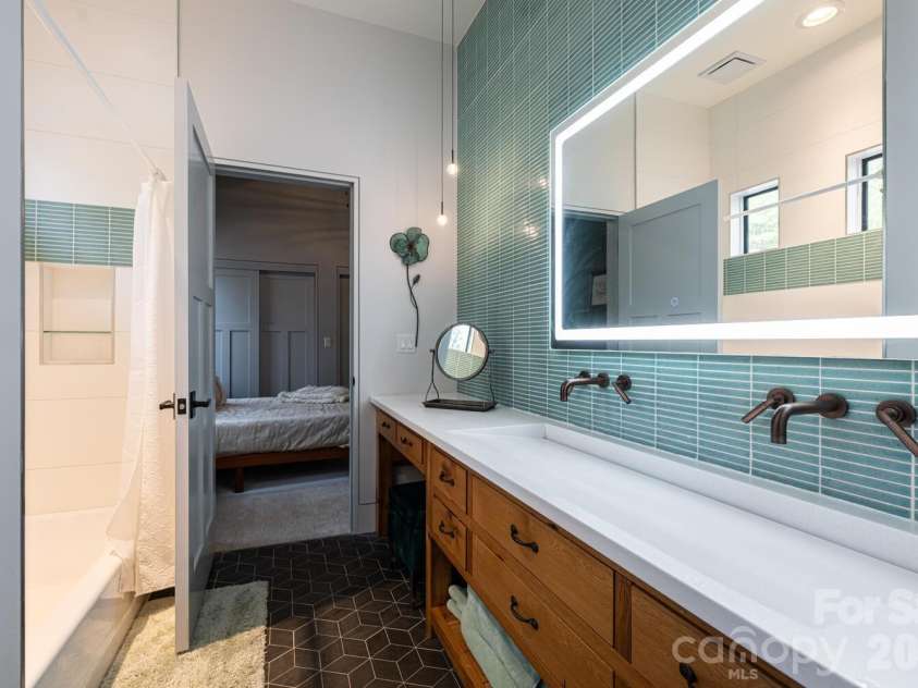 208 Glenroy Court, Flat Rock, NC 28731.  MLS# CAR4402985, YatesRealty ID 3878. 