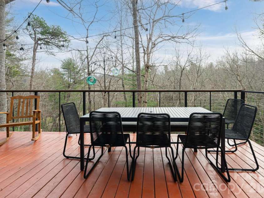 208 Glenroy Court, Flat Rock, NC 28731.  MLS# CAR4402985, YatesRealty ID 3878. 
