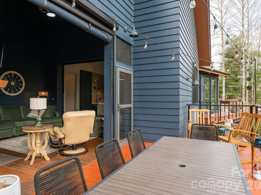 208 Glenroy Court, Flat Rock, NC 28731.  MLS# CAR4402985, YatesRealty ID 3878. 