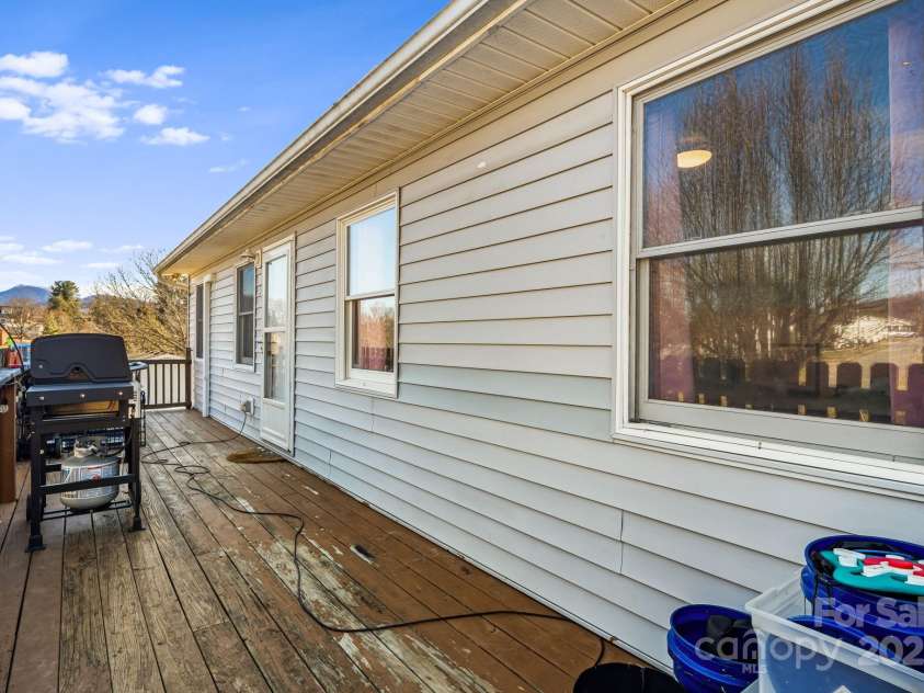 3 Elizabeth Street, Canton, NC 28716.  MLS# CAR4332078, YatesRealty ID 3878. 