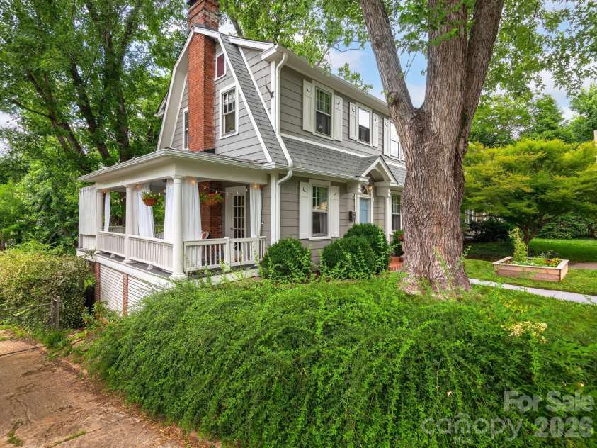 17 Melrose Avenue, Asheville, NC 28804.  MLS# CAR4405153, YatesRealty ID 38780. 