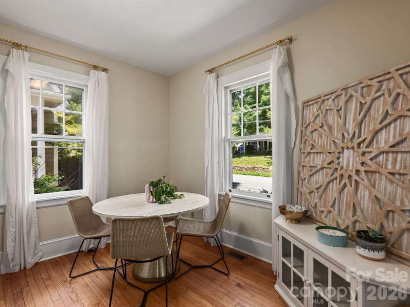 17 Melrose Avenue, Asheville, NC 28804.  MLS# CAR4405153, YatesRealty ID 38780. 