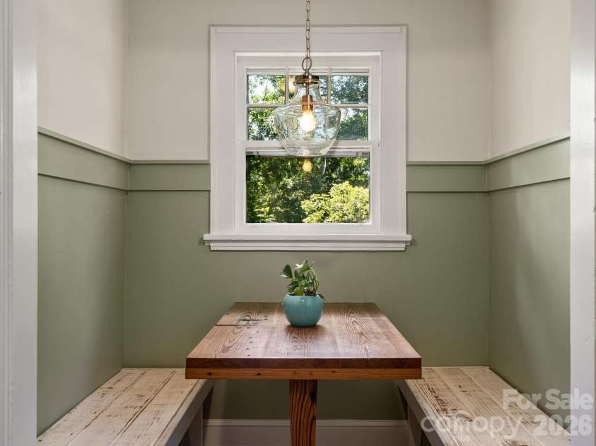17 Melrose Avenue, Asheville, NC 28804.  MLS# CAR4405153, YatesRealty ID 38780. 
