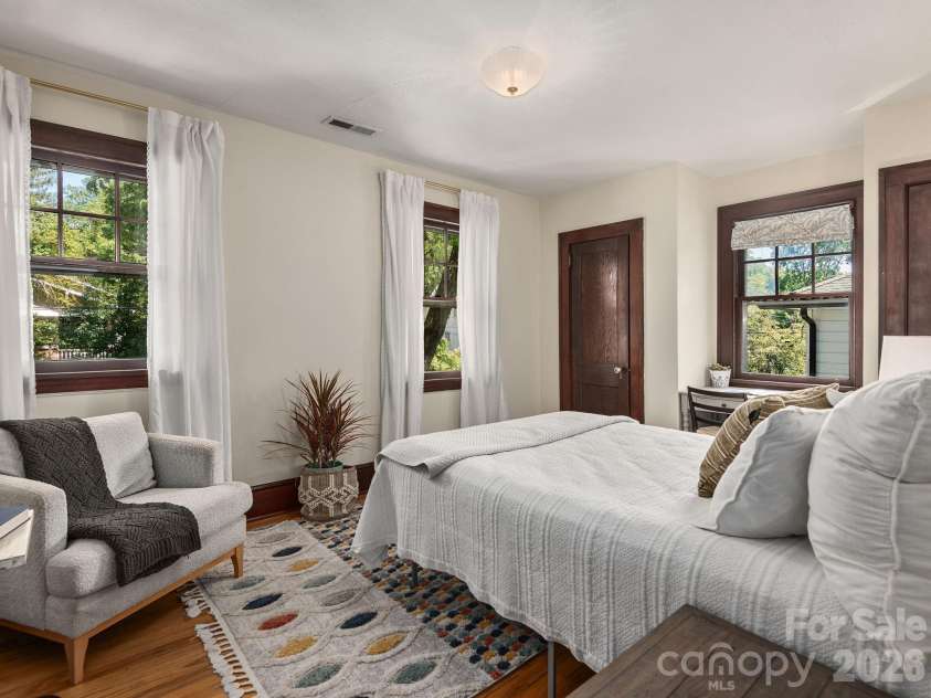 17 Melrose Avenue, Asheville, NC 28804.  MLS# CAR4405153, YatesRealty ID 38780. 