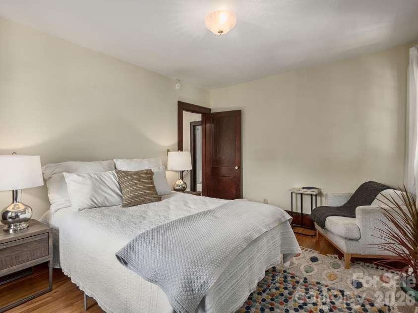 17 Melrose Avenue, Asheville, NC 28804.  MLS# CAR4405153, YatesRealty ID 38780. 
