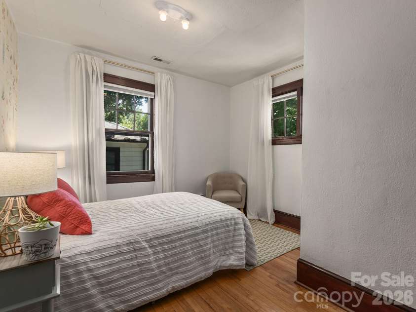 17 Melrose Avenue, Asheville, NC 28804.  MLS# CAR4405153, YatesRealty ID 38780. 