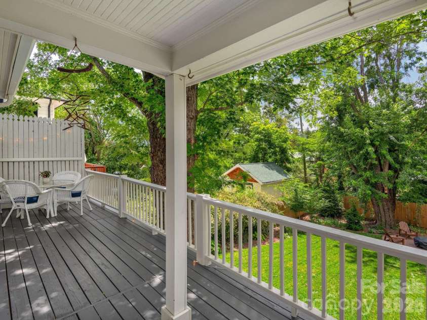 17 Melrose Avenue, Asheville, NC 28804.  MLS# CAR4405153, YatesRealty ID 38780. 