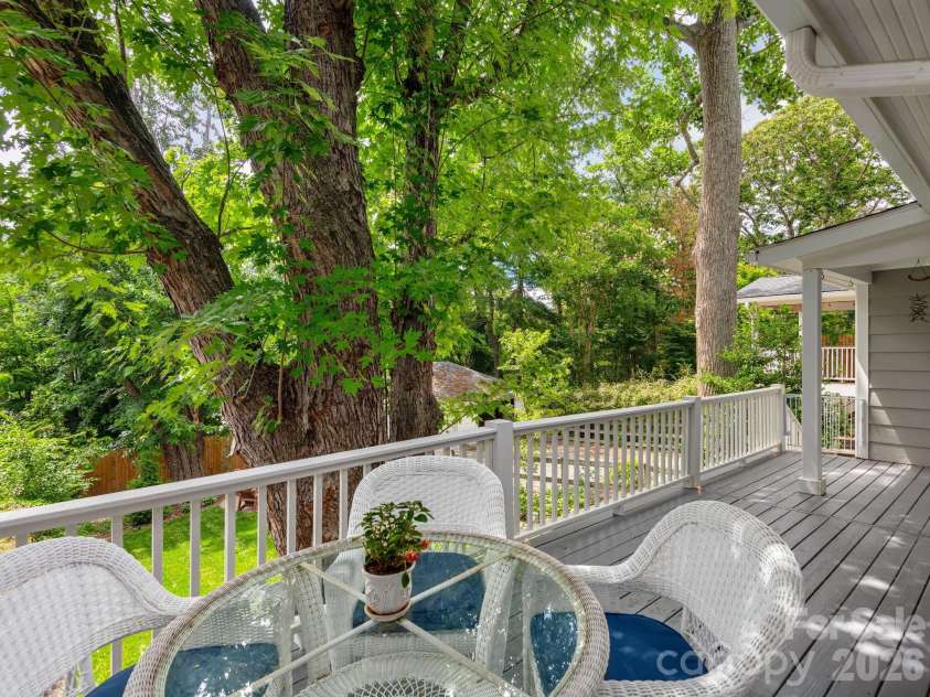 17 Melrose Avenue, Asheville, NC 28804.  MLS# CAR4405153, YatesRealty ID 38780. 