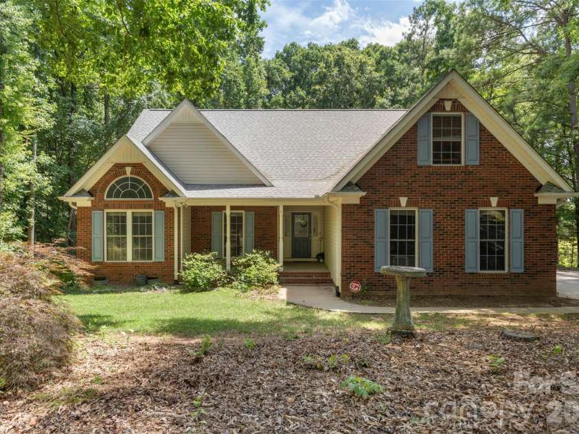 312 Tradewinds Lane, York, SC 29745.  MLS# CAR4388342, YatesRealty ID 38781. 