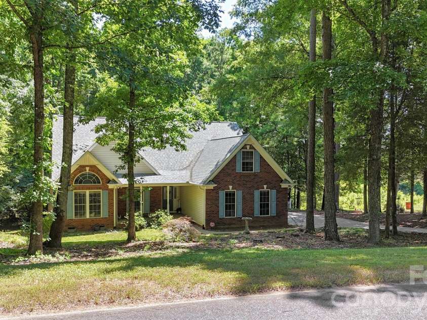 312 Tradewinds Lane, York, SC 29745.  MLS# CAR4388342, YatesRealty ID 38781. 