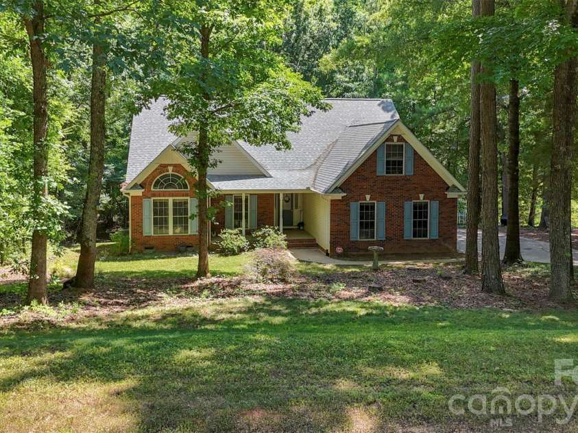 312 Tradewinds Lane, York, SC 29745.  MLS# CAR4388342, YatesRealty ID 38781. 