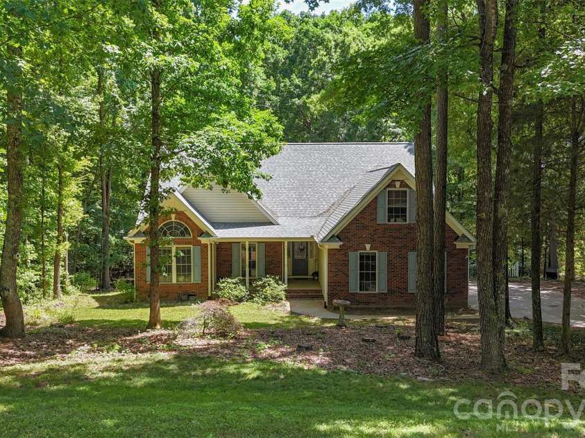 312 Tradewinds Lane, York, SC 29745.  MLS# CAR4388342, YatesRealty ID 38781. 