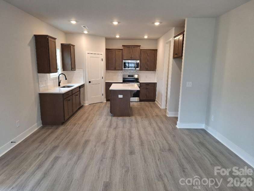 152 Kerr Walk Drive, Statesville, NC 26877.  MLS# CAR4382755, YatesRealty ID 38783. Breakfast/Kitchen