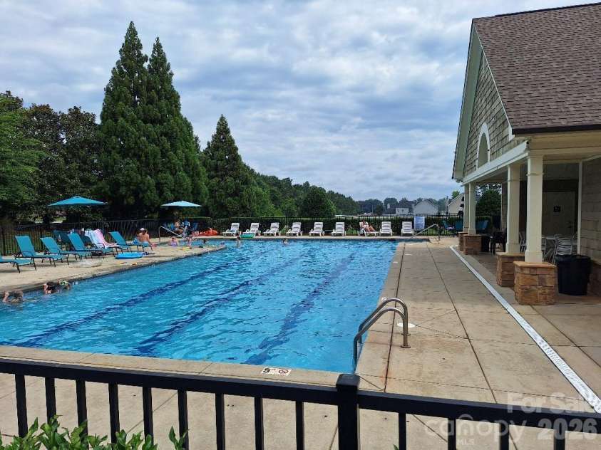 152 Kerr Walk Drive, Statesville, NC 26877.  MLS# CAR4382755, YatesRealty ID 38783. Community Pool