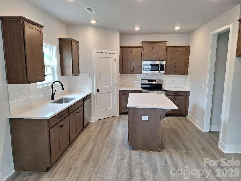 152 Kerr Walk Drive, Statesville, NC 26877.  MLS# CAR4382755, YatesRealty ID 38783. Kitchen