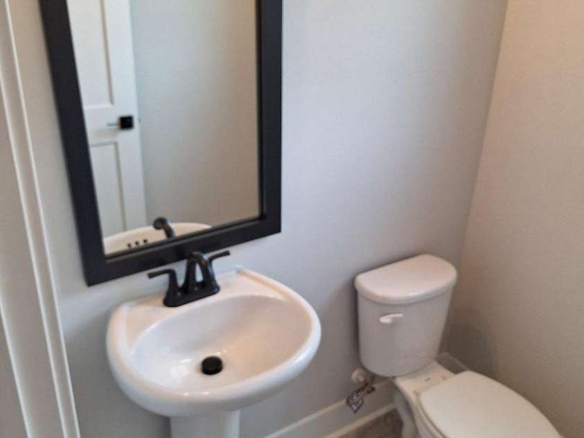 152 Kerr Walk Drive, Statesville, NC 26877.  MLS# CAR4382755, YatesRealty ID 38783. Main Level Half Bath