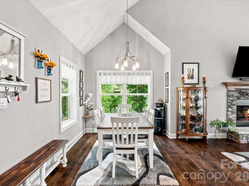 204 Mostert Drive, Asheville, NC 28804.  MLS# CAR4401439, YatesRealty ID 38784. 