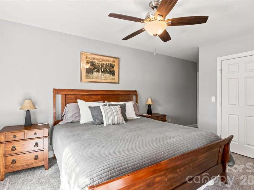 204 Mostert Drive, Asheville, NC 28804.  MLS# CAR4401439, YatesRealty ID 38784. 