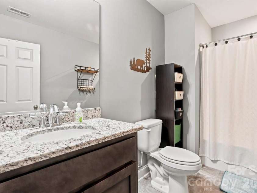 204 Mostert Drive, Asheville, NC 28804.  MLS# CAR4401439, YatesRealty ID 38784. 