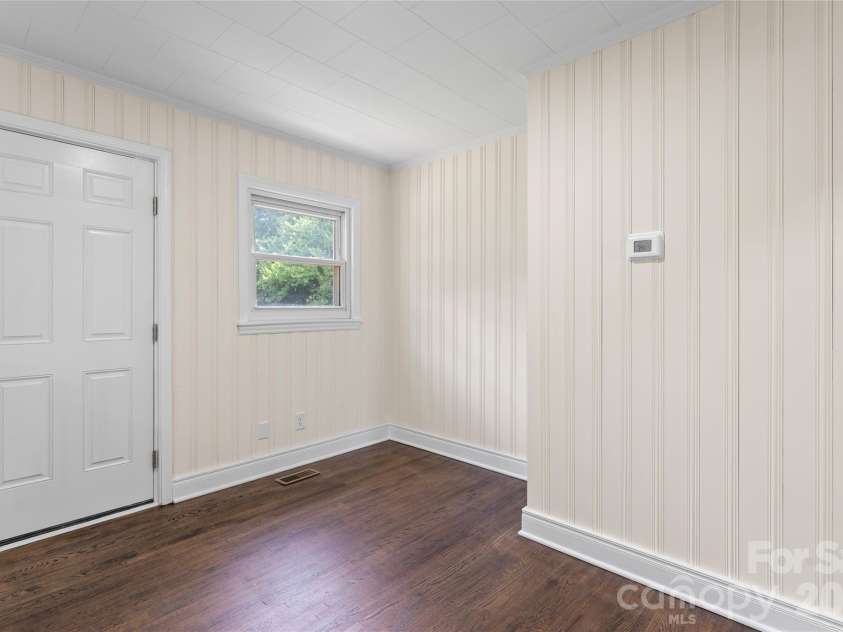 1034 Patton Avenue, Albemarle, NC 28001.  MLS# CAR4406057, YatesRealty ID 38787. Cozy kitchen breakfast nook
