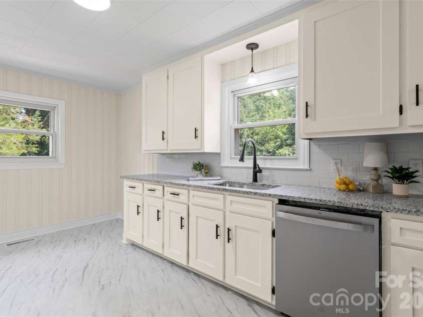 1034 Patton Avenue, Albemarle, NC 28001.  MLS# CAR4406057, YatesRealty ID 38787. Refreshed Kitchen with Granite countertops