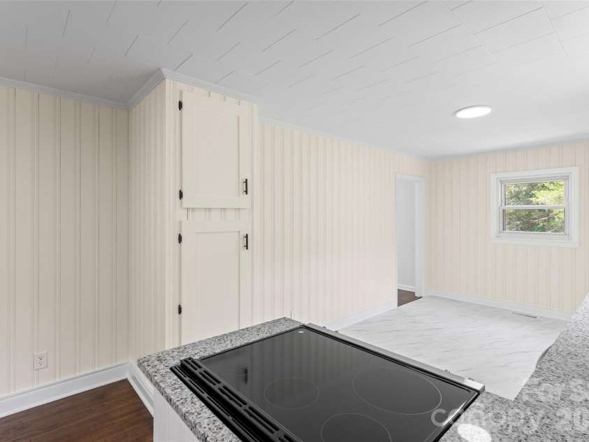 1034 Patton Avenue, Albemarle, NC 28001.  MLS# CAR4406057, YatesRealty ID 38787. Smooth cooktop