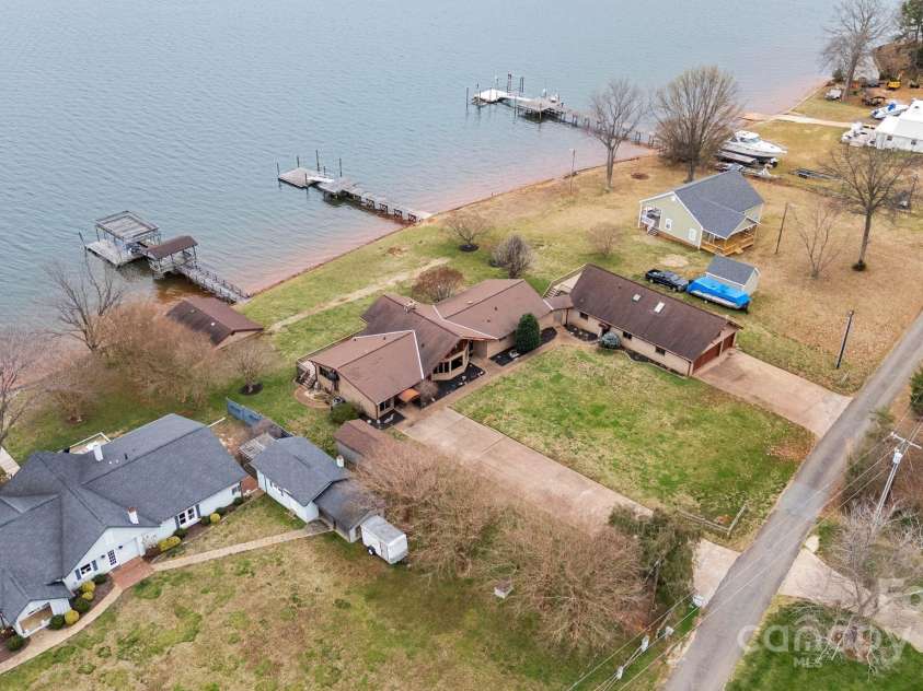 167 Points End Drive, Mooresville, NC 28117.  MLS# CAR4230820, YatesRealty ID 3879. 