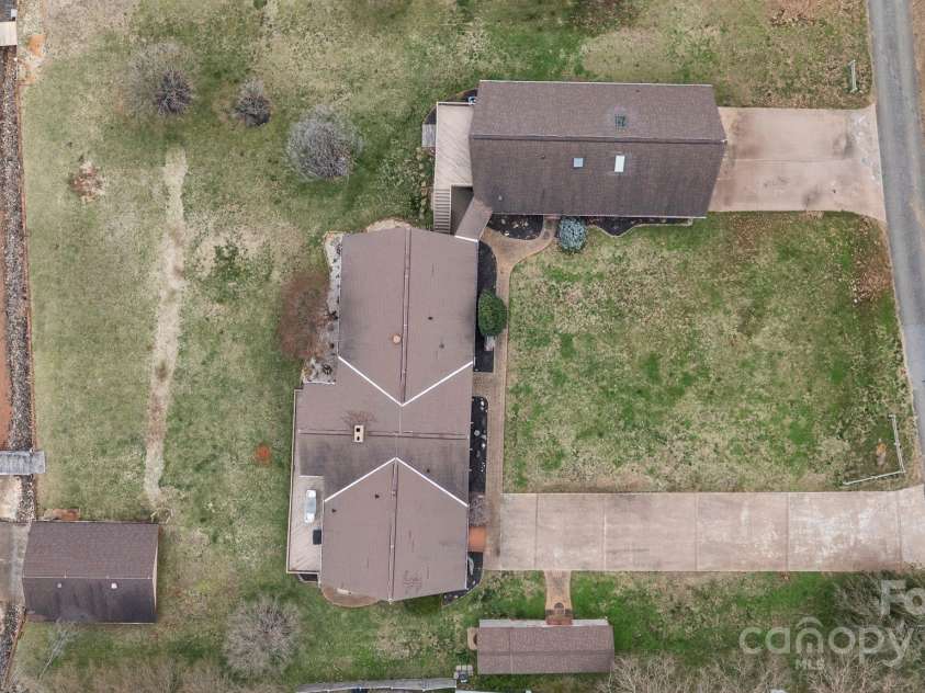 167 Points End Drive, Mooresville, NC 28117.  MLS# CAR4230820, YatesRealty ID 3879. 
