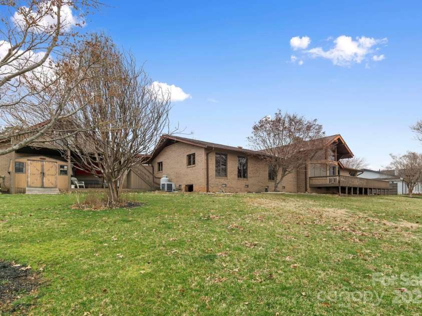 167 Points End Drive, Mooresville, NC 28117.  MLS# CAR4230820, YatesRealty ID 3879. 