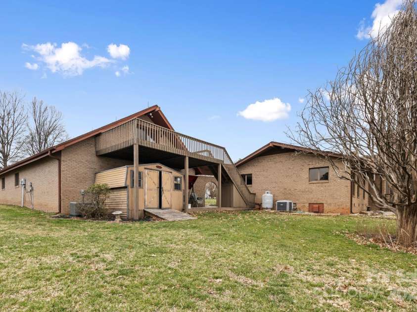 167 Points End Drive, Mooresville, NC 28117.  MLS# CAR4230820, YatesRealty ID 3879. 