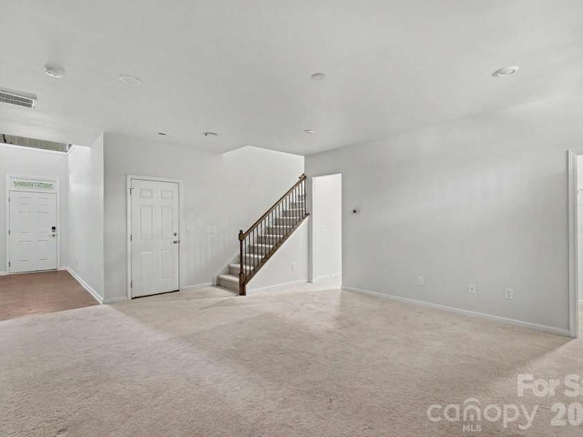 15124 Holly Run Lane, Charlotte, NC 28277.  MLS# CAR4402119, YatesRealty ID 38792. 
