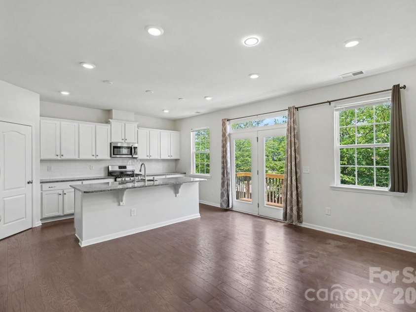 15124 Holly Run Lane, Charlotte, NC 28277.  MLS# CAR4402119, YatesRealty ID 38792. 