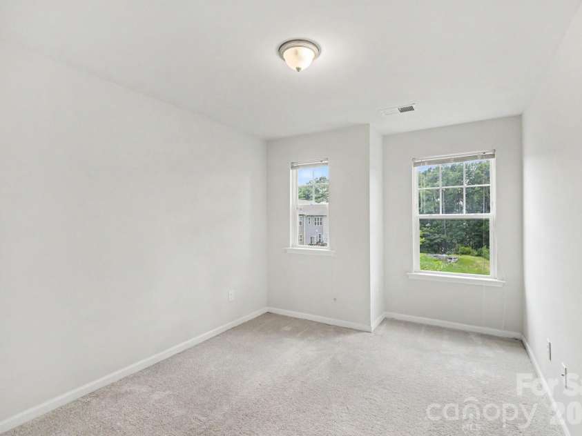 15124 Holly Run Lane, Charlotte, NC 28277.  MLS# CAR4402119, YatesRealty ID 38792. 