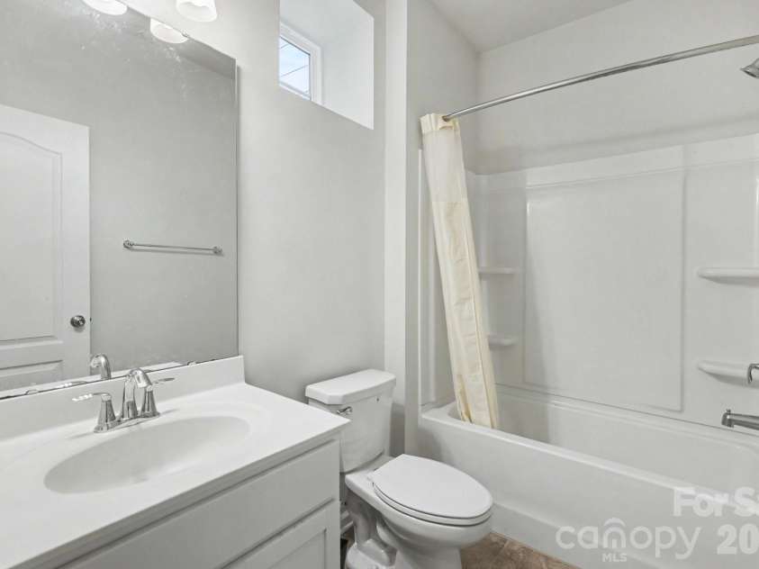 15124 Holly Run Lane, Charlotte, NC 28277.  MLS# CAR4402119, YatesRealty ID 38792. 