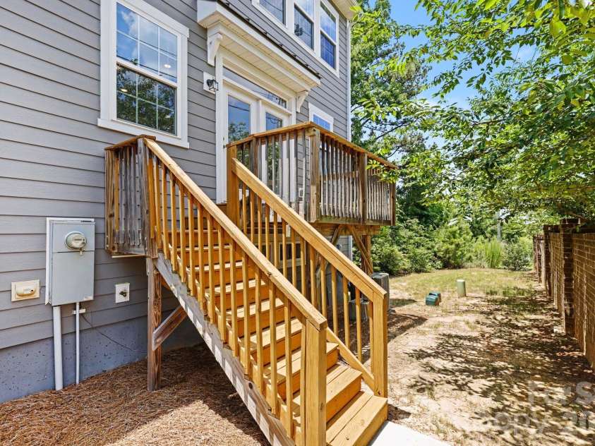 15124 Holly Run Lane, Charlotte, NC 28277.  MLS# CAR4402119, YatesRealty ID 38792. 