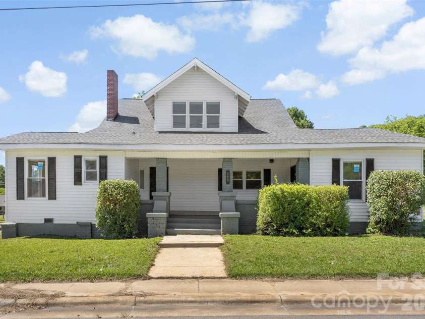 509 Grover Street, Shelby, NC 28150.  MLS# CAR4391465, YatesRealty ID 38793. 