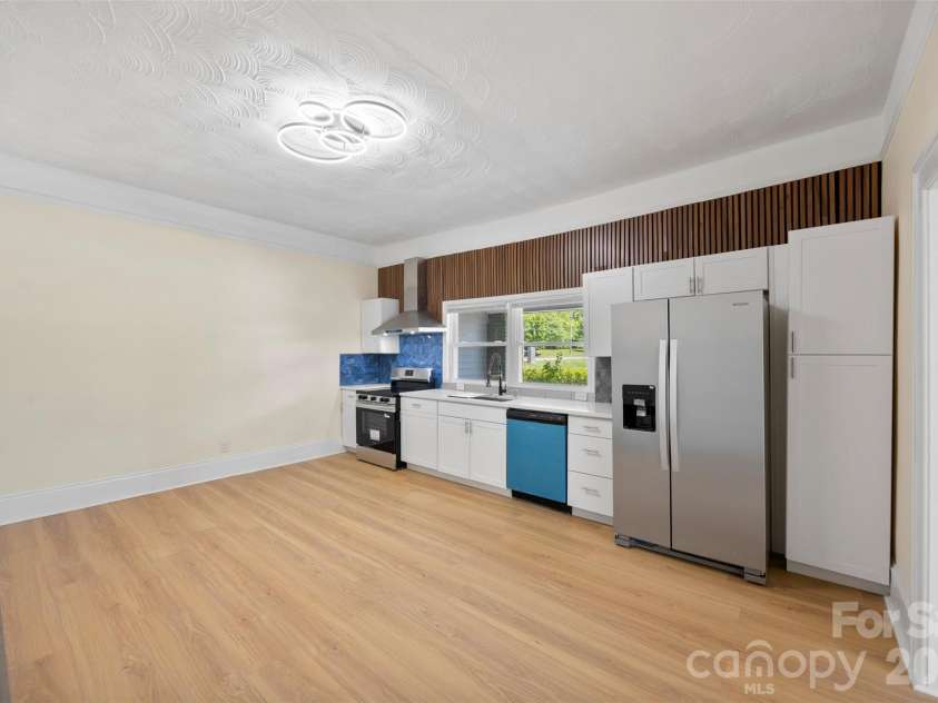 509 Grover Street, Shelby, NC 28150.  MLS# CAR4391465, YatesRealty ID 38793. 