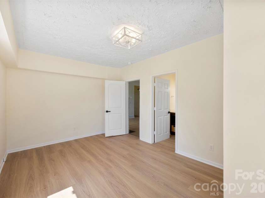 509 Grover Street, Shelby, NC 28150.  MLS# CAR4391465, YatesRealty ID 38793. 