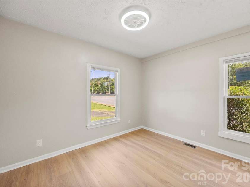 509 Grover Street, Shelby, NC 28150.  MLS# CAR4391465, YatesRealty ID 38793. 