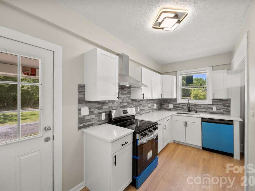 509 Grover Street, Shelby, NC 28150.  MLS# CAR4391465, YatesRealty ID 38793. 