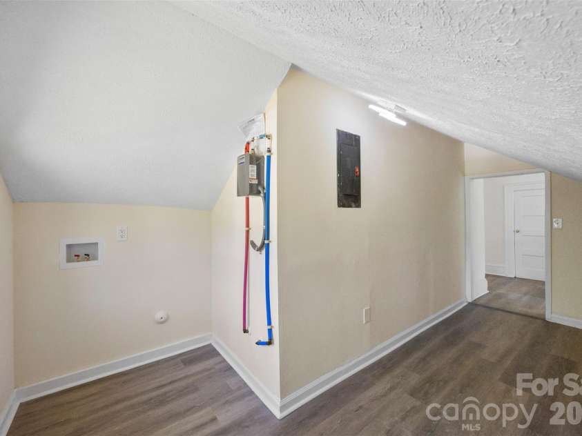 509 Grover Street, Shelby, NC 28150.  MLS# CAR4391465, YatesRealty ID 38793. 