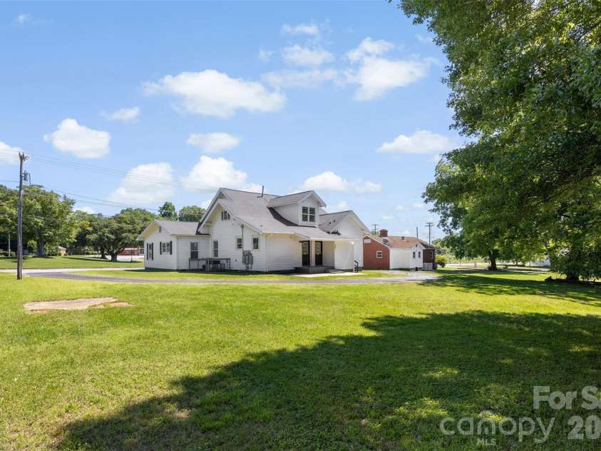 509 Grover Street, Shelby, NC 28150.  MLS# CAR4391465, YatesRealty ID 38793. 