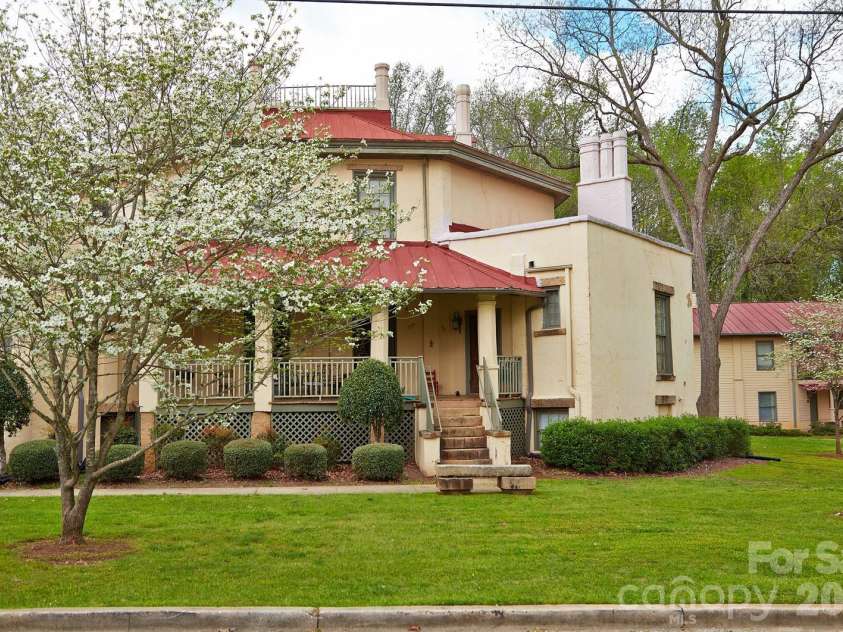 101 Woodrow Street, Laurens, SC 29360.  MLS# CAR4406499, YatesRealty ID 38794. 