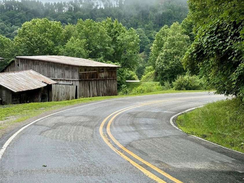 244 Flat Springs Road, Elk Park, NC 28622.  MLS# CAR4401823, YatesRealty ID 38795. 
