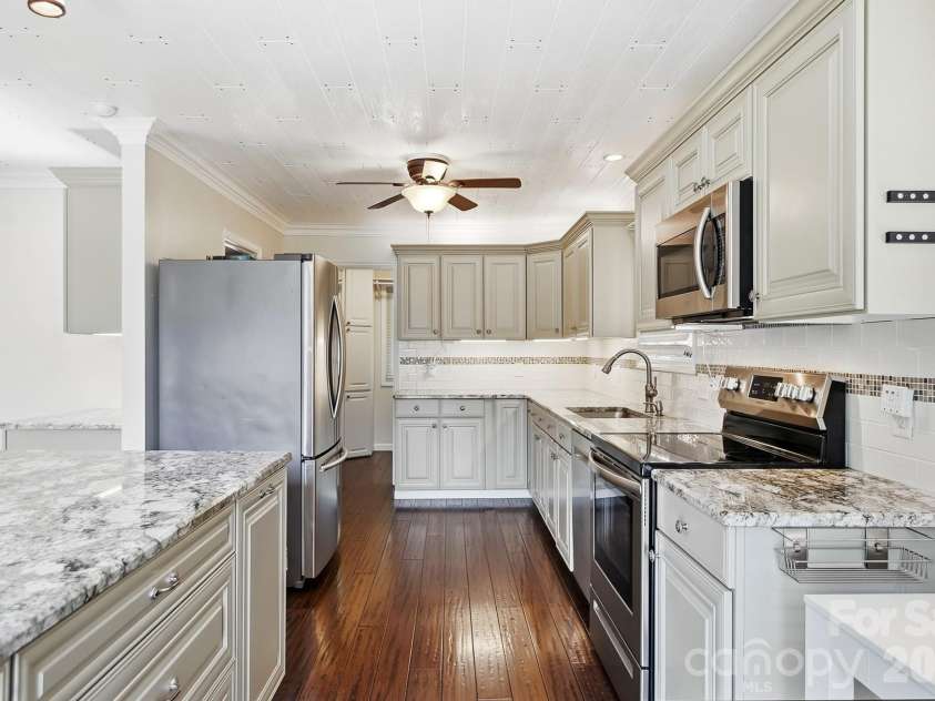1031 Woodlake Lane, Tega Cay, SC 29708.  MLS# CAR4403706, YatesRealty ID 38797. 