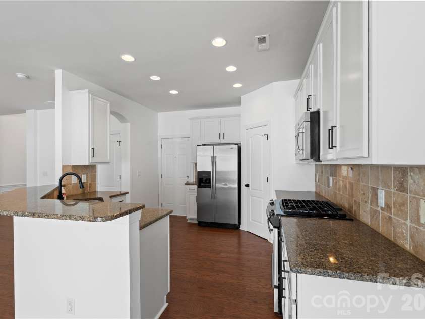5412 Allison Lane, Charlotte, NC 28277.  MLS# CAR4395948, YatesRealty ID 38798. 